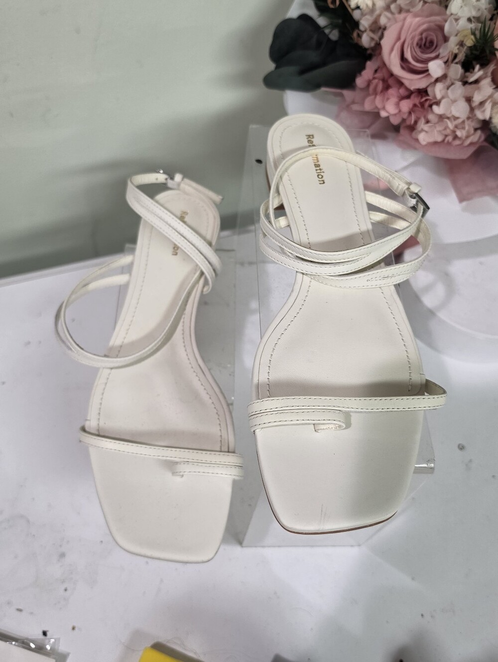 Reformation Sandals NEW White Leather Toe Ring Ankle Strappy Shoes Sandals 8 - Picture 3 of 16